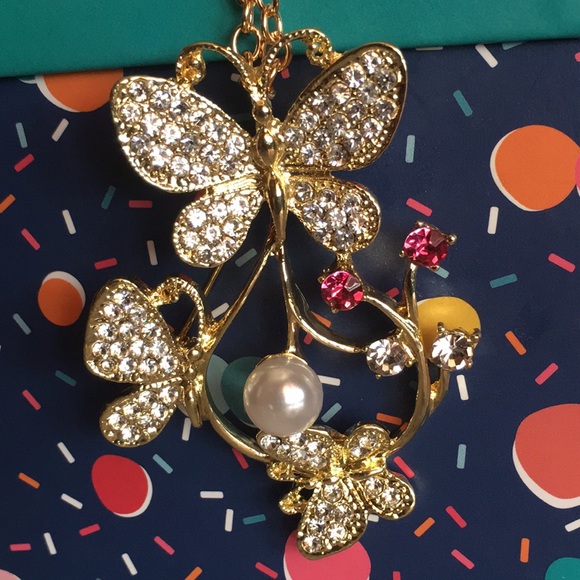 Rhinestone Butterfly Pearl Necklace/Brooch - Picture 7 of 16